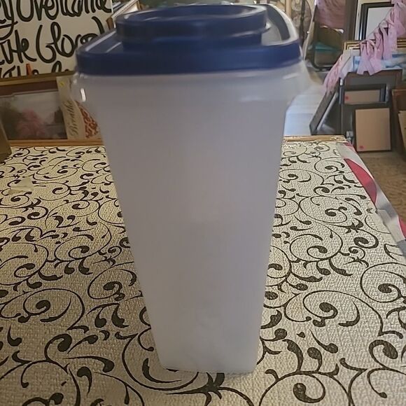 Tupperware  Cereal Dispenser - Picture 6 of 8